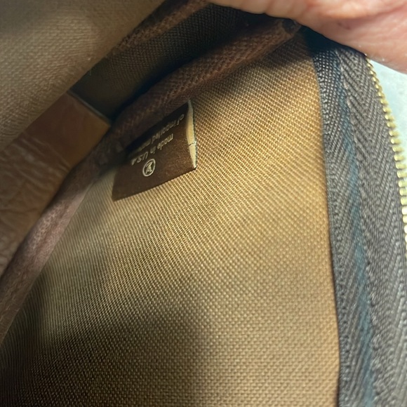 LV Multi Pochette 🔥SOLD🔥 - Picture 9 of 11